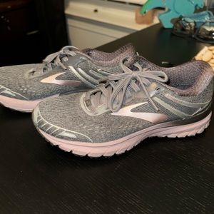Brooks Adrenaline GTS 18